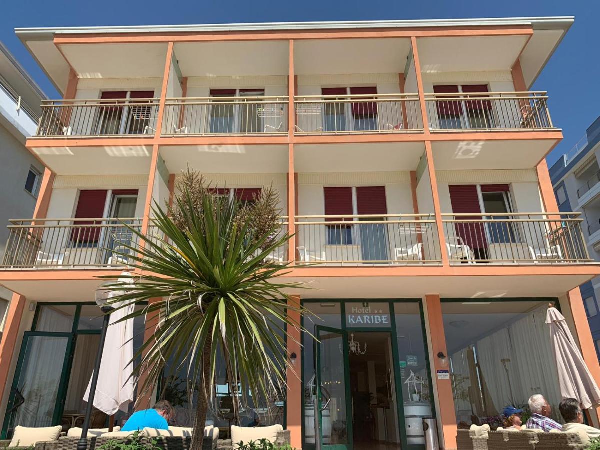 Hotel Karibe Bibione Bagian luar foto